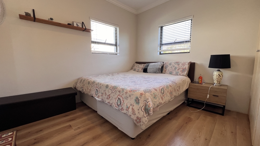 To Let 5 Bedroom Property for Rent in Big Bay Western Cape